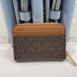Michael Kors Jet Set Travel Medium Zip Around Card Case Brown